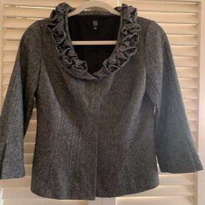 Saks Fifth Avenue Tweed Black & White Sz 4 Blazer Lovely Detailing Barely Worn